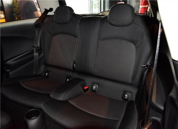 MINI 2016款 1.2T ONE 先锋派 车厢座椅   后排空间