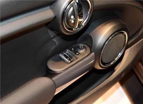 MINI 2016款 1.2T ONE 先锋派 车厢座椅   门窗控制