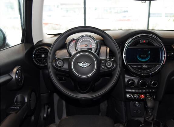 MINI 2016款 1.5T COOPER 先锋派 中控类   驾驶位