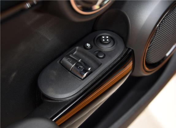 MINI 2016款 2.0T COOPER S 表现派 车厢座椅   门窗控制