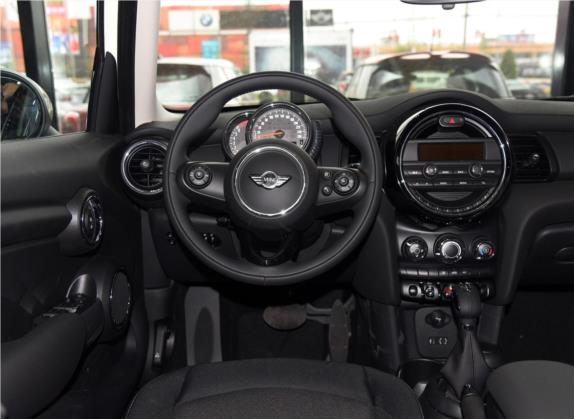 MINI 2016款 1.2T ONE 先锋派 五门版 中控类   驾驶位