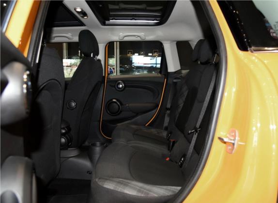 MINI 2016款 1.5T COOPER 先锋派 五门版 车厢座椅   后排空间