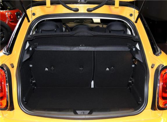 MINI 2016款 1.5T COOPER 先锋派 五门版 车厢座椅   后备厢