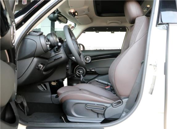 MINI 2016款 1.5T COOPER 表现派 五门版 车厢座椅   前排空间