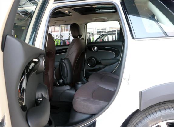 MINI 2016款 1.5T COOPER 表现派 五门版 车厢座椅   后排空间