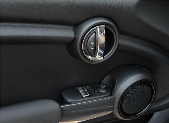 MINI 2016款 1.2T 手动 ONE 车厢座椅   门窗控制