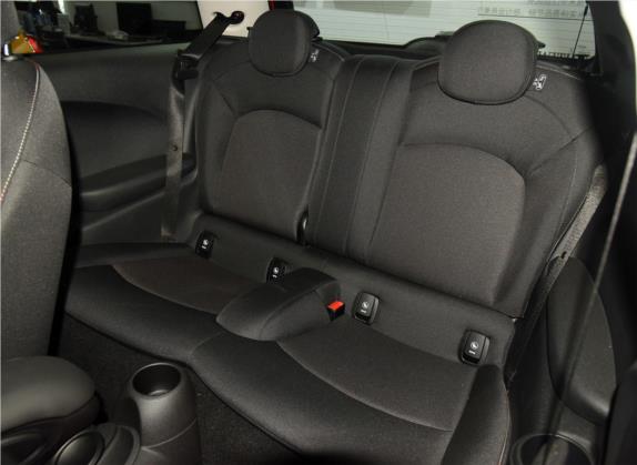 MINI 2016款 1.2T ONE 车厢座椅   后排空间