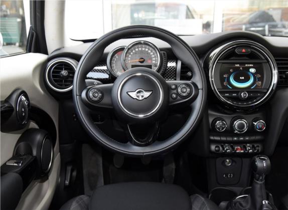 MINI 2016款 2.0T COOPER S 手动 中控类   驾驶位