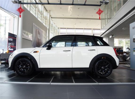 MINI 2016款 1.5T COOPER 五门版 外观   正侧