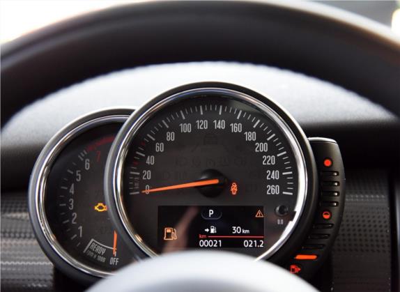 MINI 2016款 1.5T COOPER 五门版 中控类   仪表盘