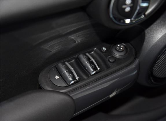 MINI 2016款 1.5T COOPER 五门版 车厢座椅   门窗控制
