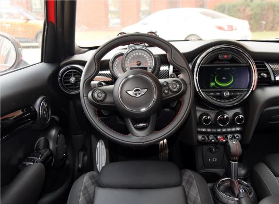 MINI 2016款 2.0T COOPER S 表现派 五门版 中控类   驾驶位