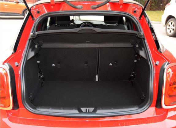 MINI 2016款 2.0T COOPER S 表现派 五门版 车厢座椅   后备厢