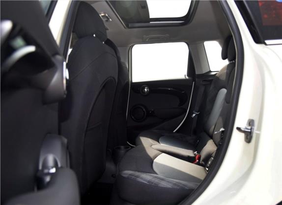 MINI 2016款 2.0T COOPER S 五门版 车厢座椅   后排空间