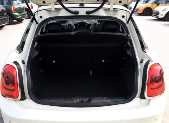 MINI 2016款 2.0T COOPER S 五门版 车厢座椅   后备厢
