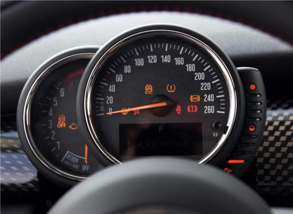MINI 2016款 2.0T COOPER S 五门版 中控类   仪表盘