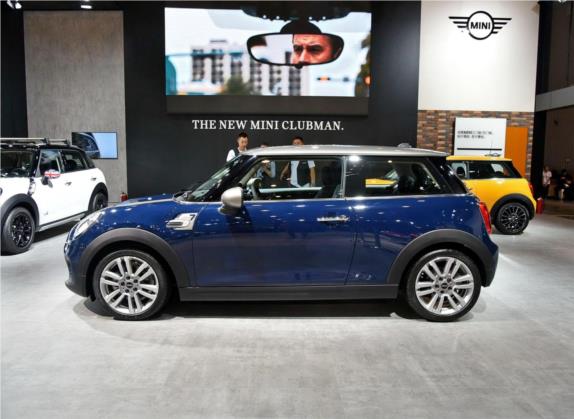 MINI 2016款 1.5T COOPER SEVEN 外观   正侧