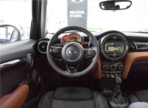 MINI 2016款 1.5T COOPER SEVEN 五门版 中控类   驾驶位