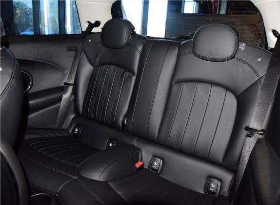 MINI 2016款 2.0T COOPER S SEVEN 车厢座椅   后排空间