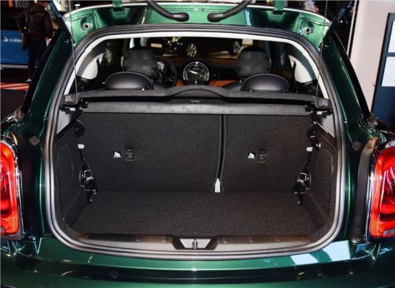 MINI 2016款 2.0T COOPER S SEVEN 车厢座椅   后备厢