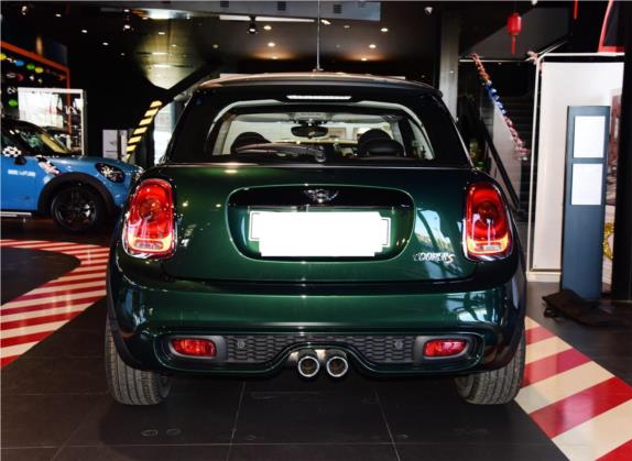 MINI 2016款 2.0T COOPER S SEVEN 外观   正后