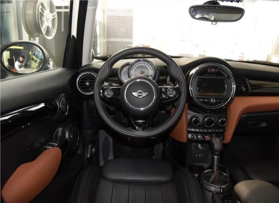 MINI 2016款 2.0T COOPER S SEVEN 五门版 中控类   驾驶位