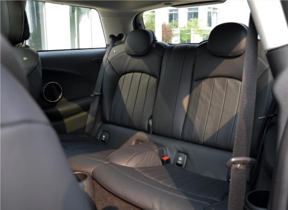 MINI 2017款 1.5T COOPER 加勒比蓝限量版 车厢座椅   后排空间