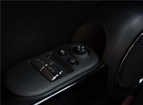 MINI 2017款 1.5T COOPER 加勒比蓝限量版 车厢座椅   门窗控制