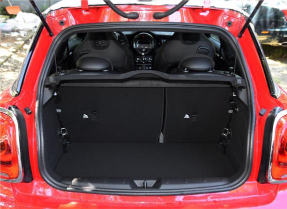 MINI 2017款 2.0T COOPER S 赛车控 车厢座椅   后备厢