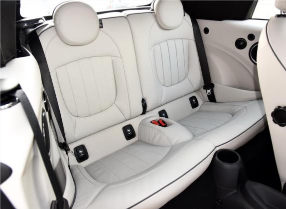 MINI 2017款 1.5T COOPER CABRIO 自由派 车厢座椅   后排空间