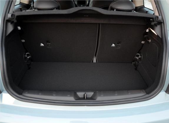 MINI 2017款 1.5T COOPER 冰蓝色限量版 车厢座椅   后备厢