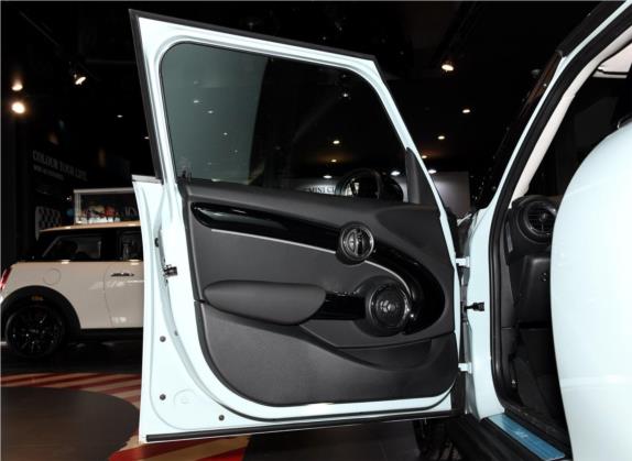 MINI 2017款 1.5T COOPER 冰蓝色限量版 五门版 车厢座椅   前门板