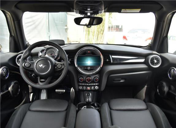 MINI 2018款 2.0T COOPER S 赛车手 五门版 中控类   中控全图