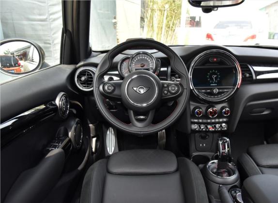 MINI 2018款 2.0T COOPER S 赛车手 五门版 中控类   驾驶位