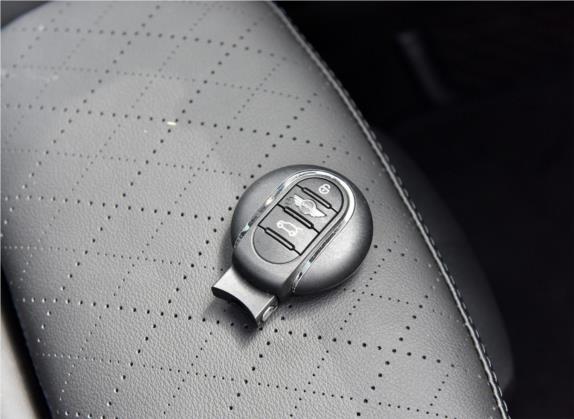 MINI 2018款 2.0T COOPER S 赛车手 五门版 其他细节类   钥匙