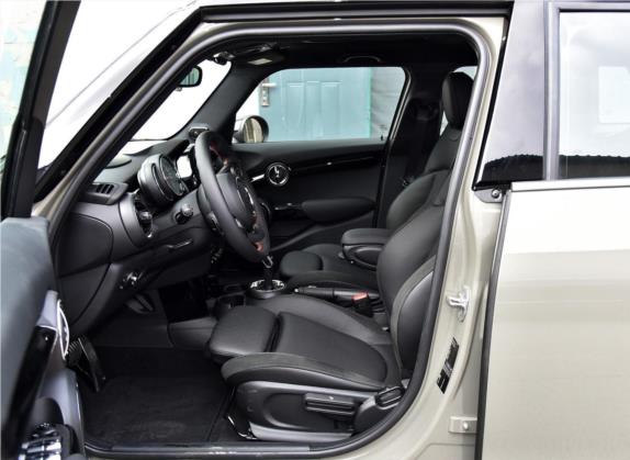 MINI 2018款 2.0T COOPER S 赛车手 五门版 车厢座椅   前排空间