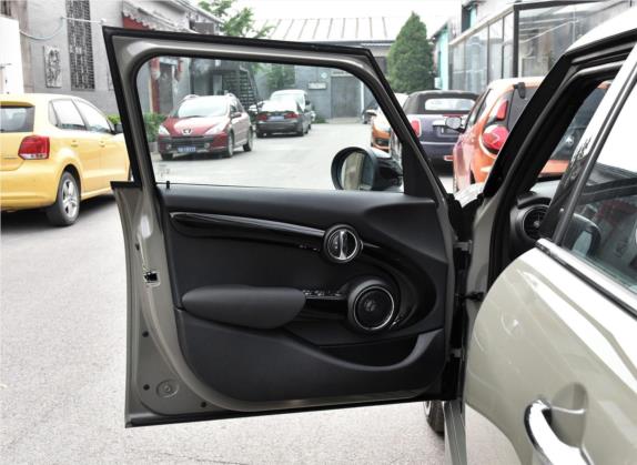 MINI 2018款 2.0T COOPER S 赛车手 五门版 车厢座椅   前门板