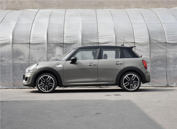 MINI 2018款 2.0T COOPER S 赛车手 五门版 外观   正侧