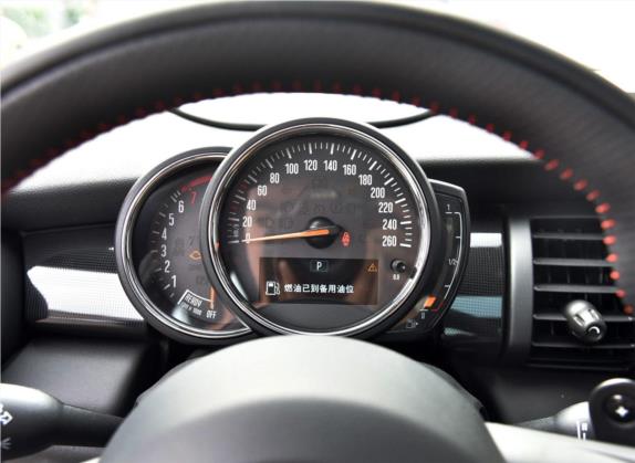 MINI 2018款 2.0T COOPER S 赛车手 五门版 中控类   仪表盘