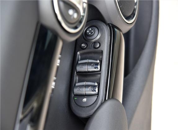 MINI 2018款 2.0T COOPER S 赛车手 五门版 车厢座椅   门窗控制