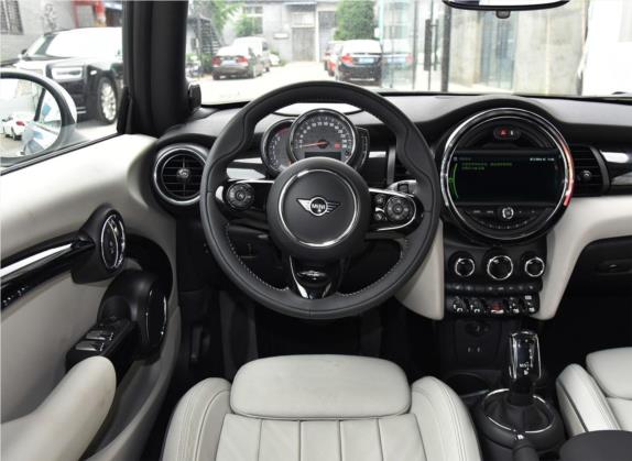 MINI 2018款 1.5T COOPER CABRIO 艺术家 中控类   驾驶位