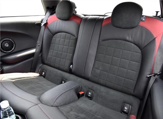 MINI 2018款 1.5T COOPER 赛车手 车厢座椅   后排空间