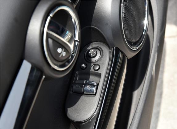 MINI 2018款 1.5T COOPER 赛车手 车厢座椅   门窗控制