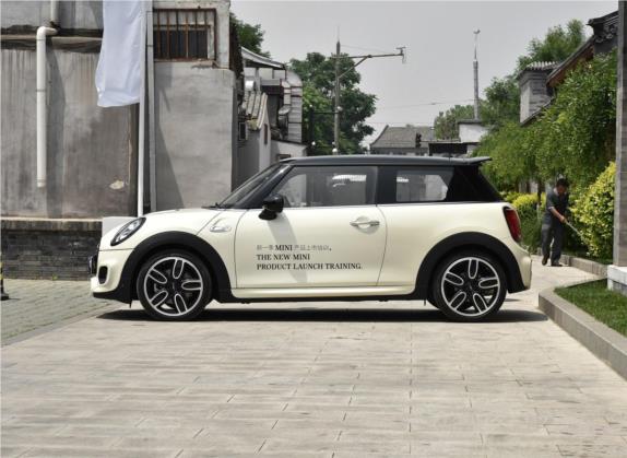 MINI 2018款 2.0T COOPER S 赛车手 外观   正侧