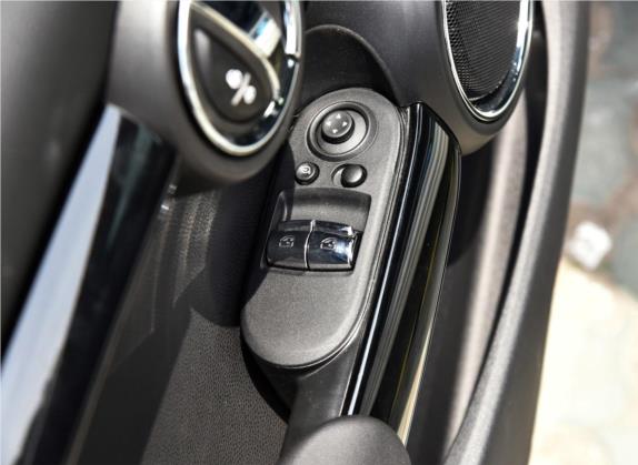 MINI 2018款 2.0T COOPER S 赛车手 车厢座椅   门窗控制