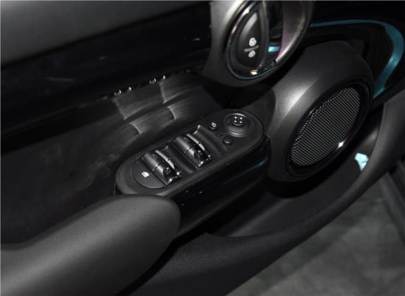 MINI 2018款 2.0T COOPER S 经典派 五门版 车厢座椅   门窗控制