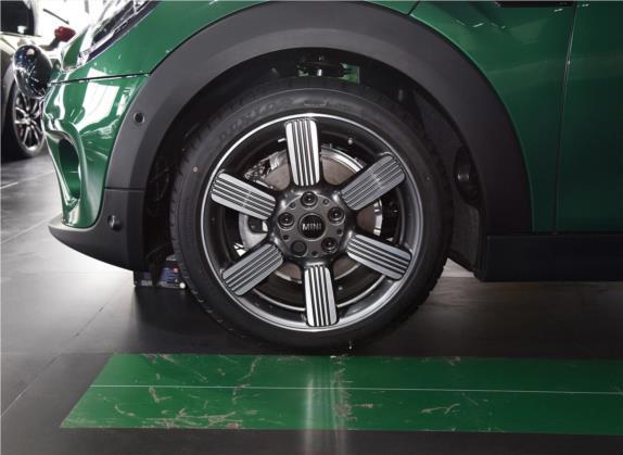 2019款 1.5T COOPER 60周年纪念版 五门版 其他细节类   前轮