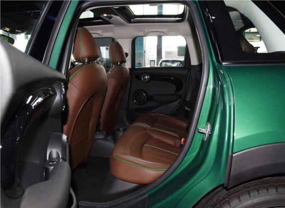 2019款 1.5T COOPER 60周年纪念版 五门版 车厢座椅   后排空间