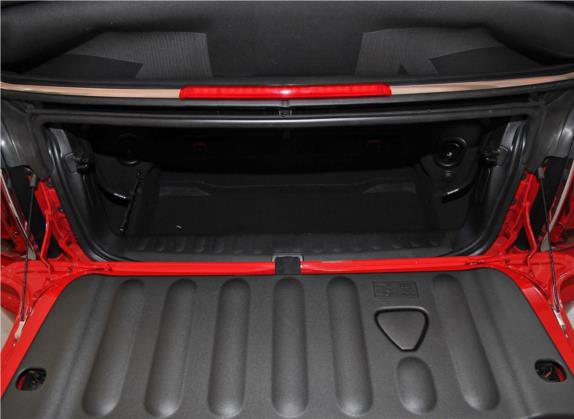 MINI 2019款 1.5T COOPER CABRIO 好色版 车厢座椅   后备厢