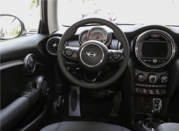 MINI 2019款 1.5T ONE 中控类   驾驶位